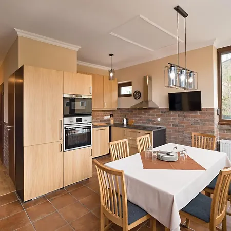 Dom wakacyjny Harangvirag Apartmanhaz -